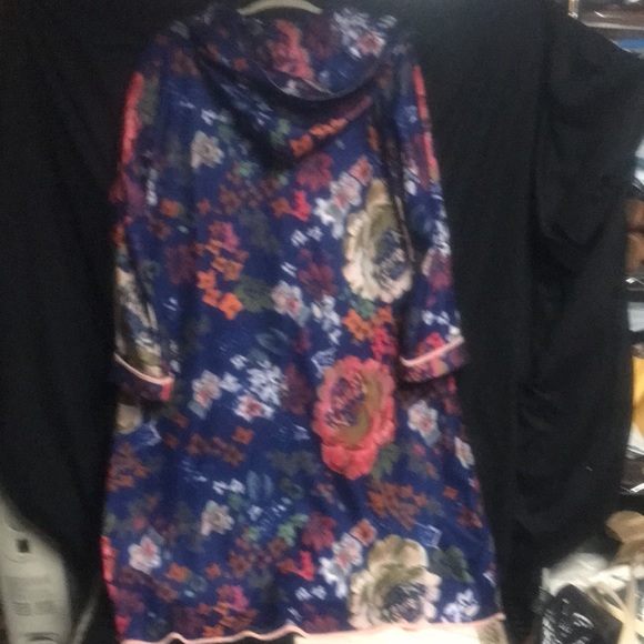 Robe style long cover up with Hoodie - Picture 2 of 2